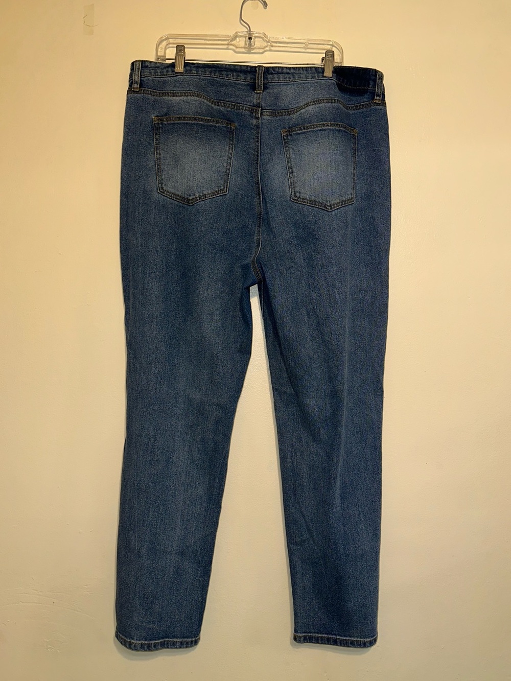 ๐3 for $36๐ Fashion Nova Distressed Boyfriend Jeans - Picture 5 of 7